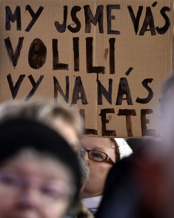 Za�&iacute;n&aacute; demonstrace za obnoven&iacute; zastavov&aacute;n&iacute; rychl&iacute;k� v K�i�anov�. Po�&aacute;daj&iacute;c&iacute; neform&aacute;ln&iacute; iniciativa cestuj&iacute;c&iacute;ch pozvala mimo jin&eacute; ministra dopravy Dana �oka a hejtmana Vyso�iny Ji�&iacute;ho B�hounka.