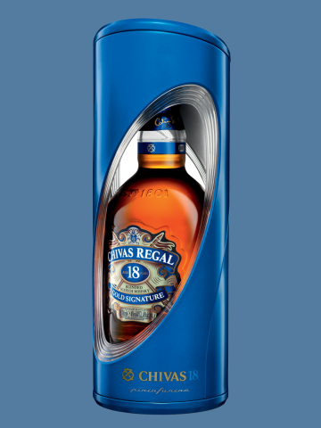 Skotská whisky Chivas Regal se spojila s prestižním designérským studiem Pininfarina. Společnými silami vznikla limitovaná dárková edice s typickými ladnými křivkami s osmnáctiletou whisky uvnitř.