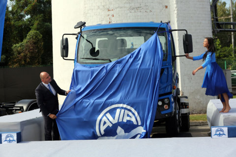 Auta s albatrosem se opět vyrábí v Česku. (Značka Avia se přes Indii vrátila do Česka. Lehké náklaďáky se budou vyrábět v Přelouči.) 5.9.2017