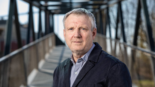 Politici říkají, co si myslí, nikoliv co udělají. Lidé toho mají dost, říká šéf nejdůležitějšího média v Německu