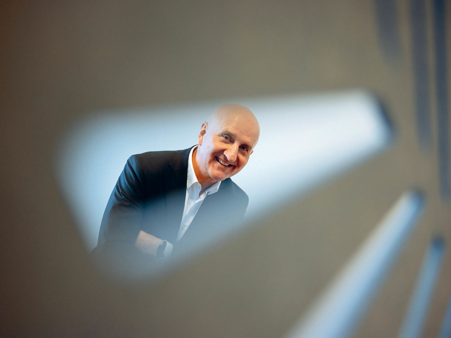 Skupina Asseco funguje na federativn�m p��stupu, ka�d� jednotka si zachov�v� autonomii. „To znamen�, �e ��f ka�d� firmy m� pr�vo rozhodovat o v�em operativn�m i takticky d�le�it�m,“ ��k� Jozef Klein.