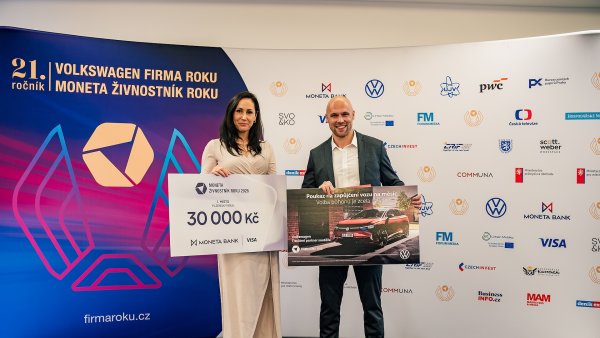 ZESivnostniE k roku a Firma roku