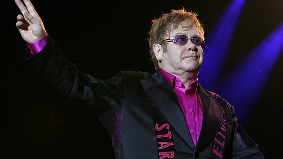 Elton John se s novou deskou vrt do Prahy, v O2 Aren zahraje 18. prosince