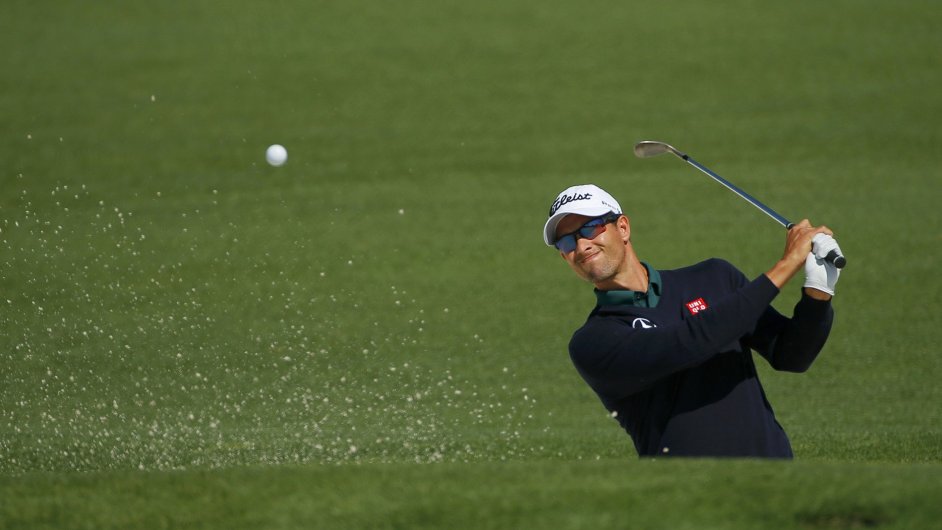 Australsk golfista Adam Scott obhajuje v August losk vtzstv.