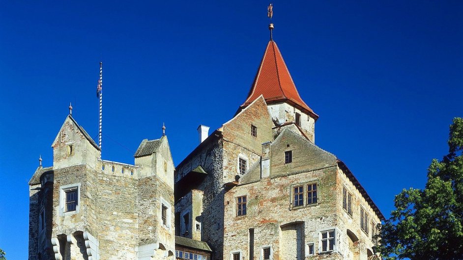 Gotick hrad Perntejn