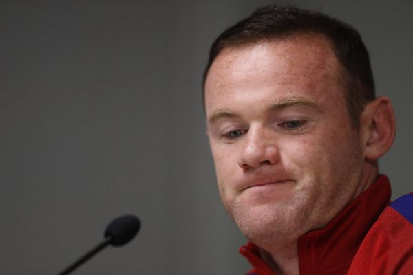 Rooney ztrácí místo i v reprezentaci, ve Slovinsku bude náhradník Rooney ztrácí místo i v reprezentaci, ve Slovinsku bude náhradník