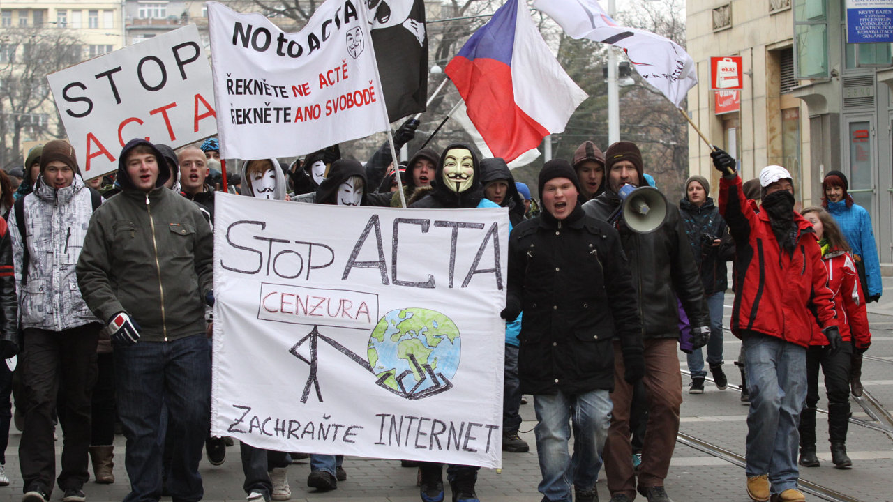 Protesty proti ACTA v Brn.