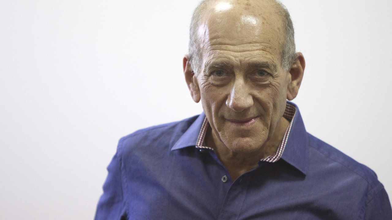 Ehud Olmert u soudu