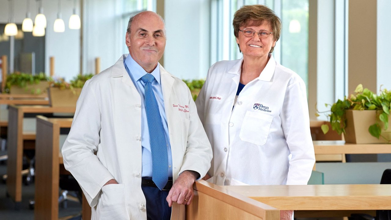 Vdci z Penn Medicine Katalin Kariko a Drew Weissman, kte v roce 2023 zskali Nobelovu cenu za fyziologii