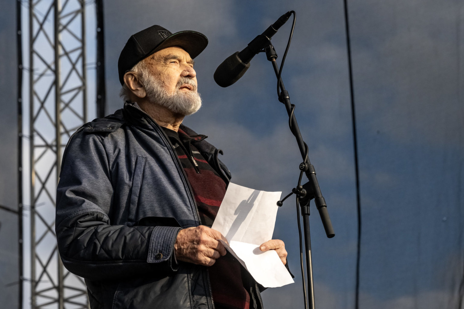 Jan Sv�r�k na demonstraci Nenech�me si ukr�st budoucnost, kterou uspo��dal spolek Milion chvilek