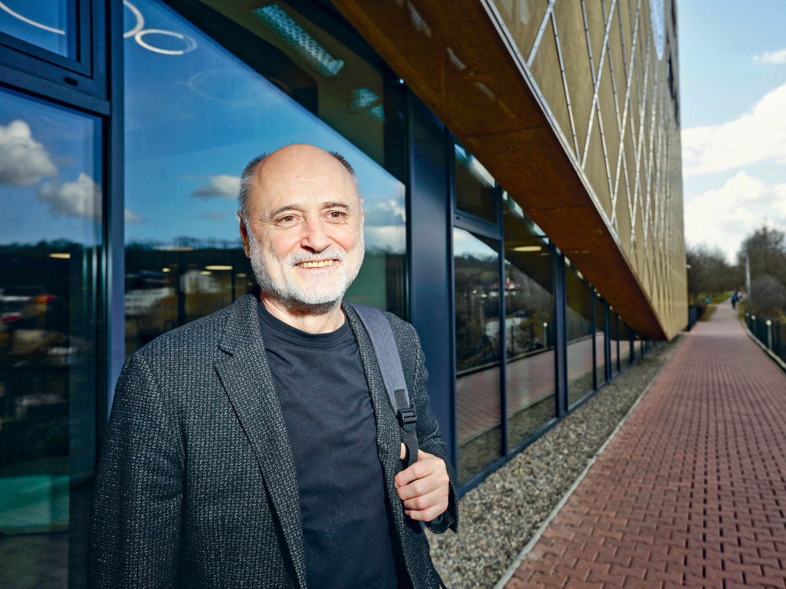 Soci�ln� s�t� umo��uj� ovliv�ovat lidi nez�visle na tom, co je pravda, ��k� Pavol Fri�.