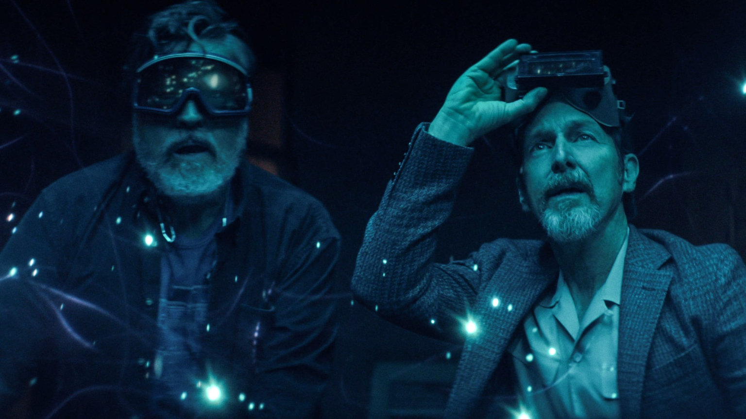 Alfred Molina a Denis O'Hare v seri�lu The Boroughs (2026).