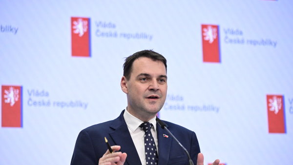 Petr Macinka, ministr zahrani��, politik