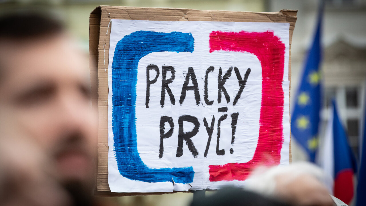 Demonstrace �Ruce pry� od m�di�!�