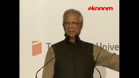 20120201Yunus.mp4.jpg