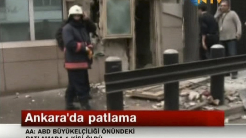 Zbry po vbuchu u americk ambasdy v Ankae