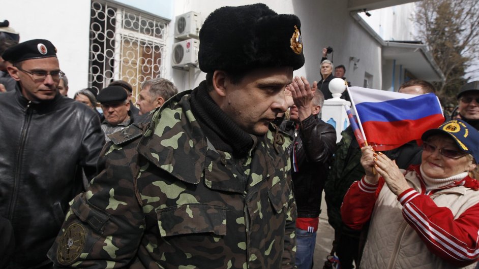 Ukrajinsk vojk opout ukrajinskou nmon zkladnu v Sevastopolu