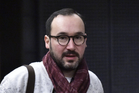 Snímek ze zkoušky inscenace Kámen a bolest v Národním divadle Brno.