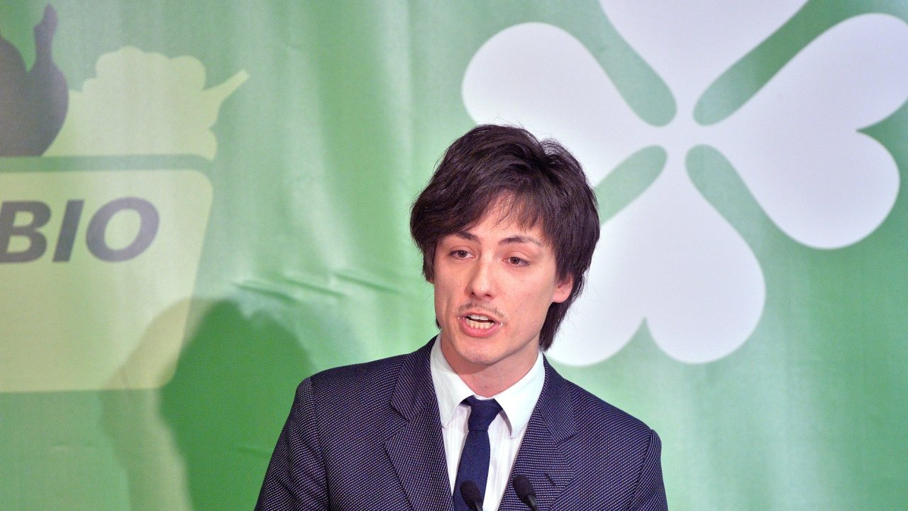 Novým pøedsedou Strany zelených je Matìj Stropnický.