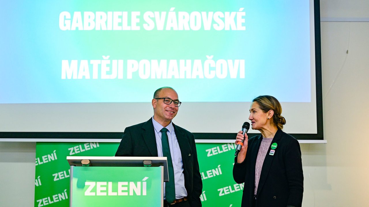 Sjezd Strany zelench, kter zvolo nov pedsednictvo a spolupedsednickou dvojici, 2. listopadu 2024, Praha. Matj Pomaha a Gabriela Svrovsk.