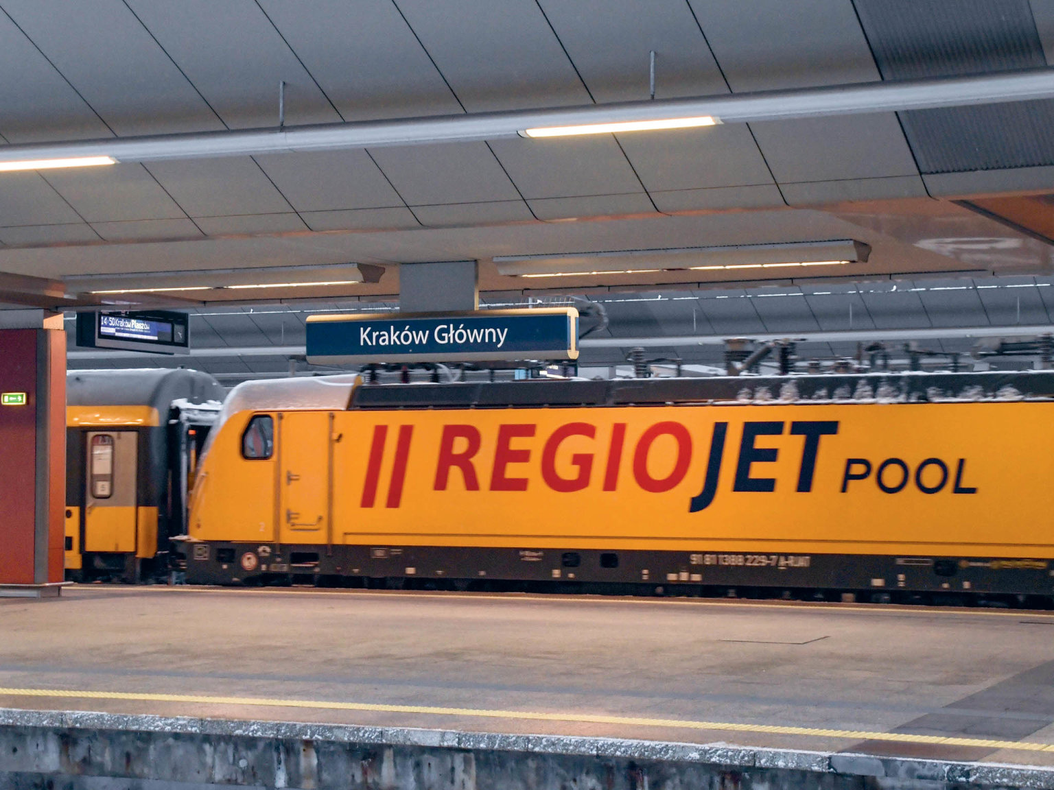 Jan�ura odch�z� z Polska ve zl�m