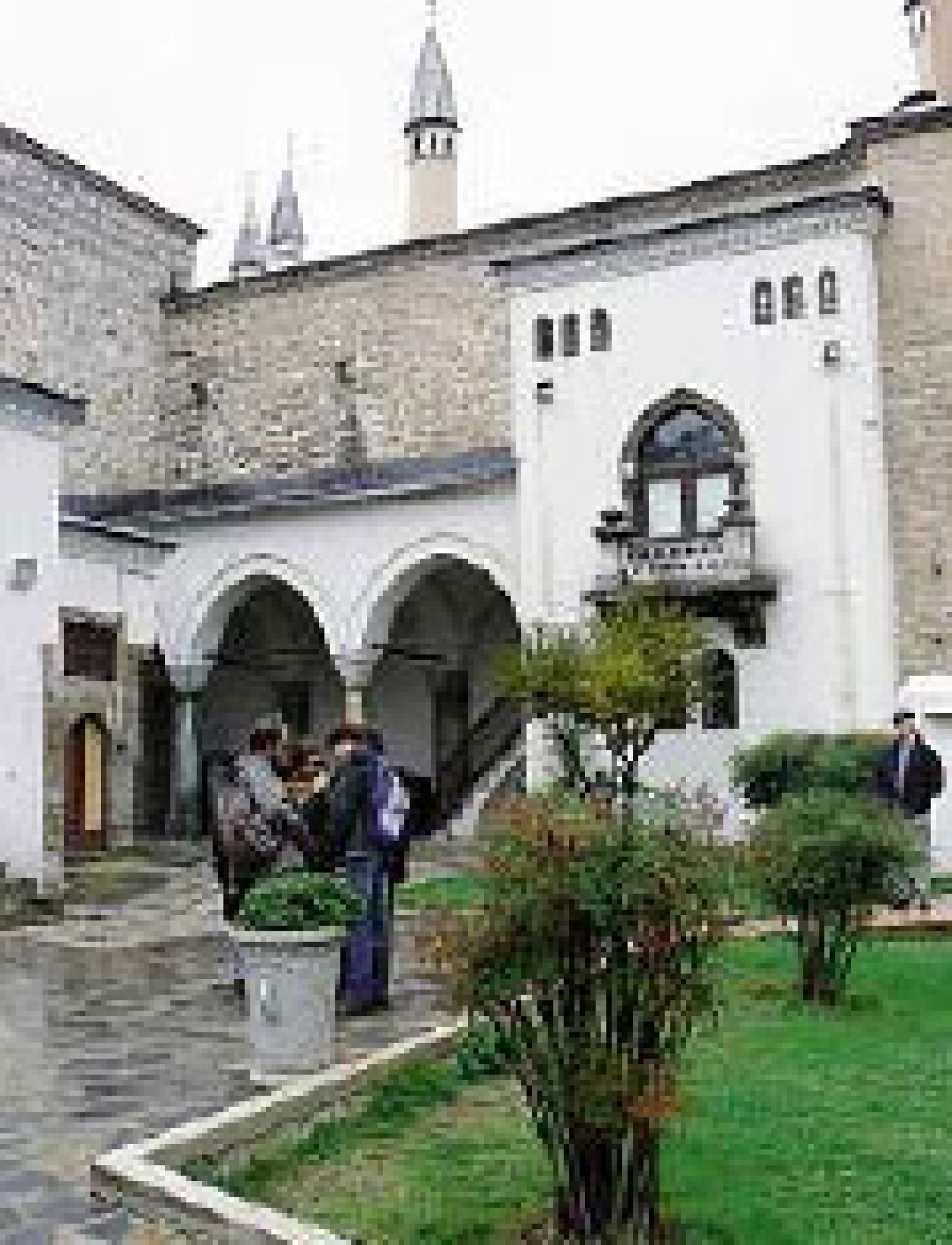 Istanbul_architektura.jpg Istanbul zajímavě kombinuje typickou tureckou architekturu s antickými vlivy.