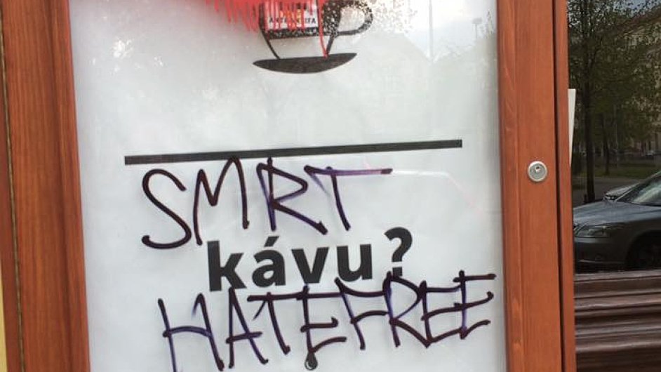 HateFree, vandalismus, kavrna