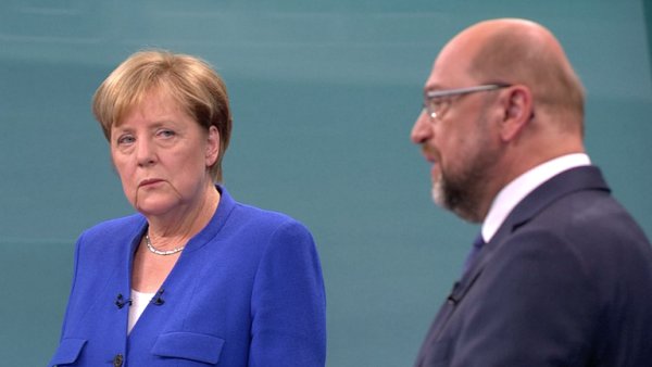 Ztráta SPD po debatě Schulze a Merkelové ještě narostla