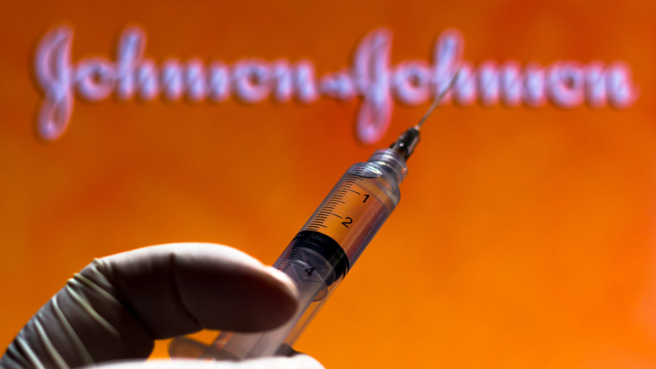 Další vakcína pro Evropu. Komise schválila očkování společnosti Johnson