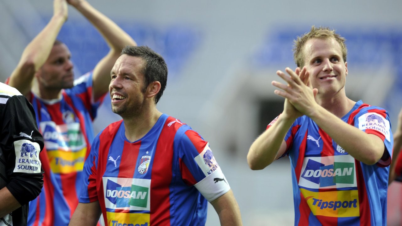 Fotbalist Plzn Pavel Horvth a David Limbersk.