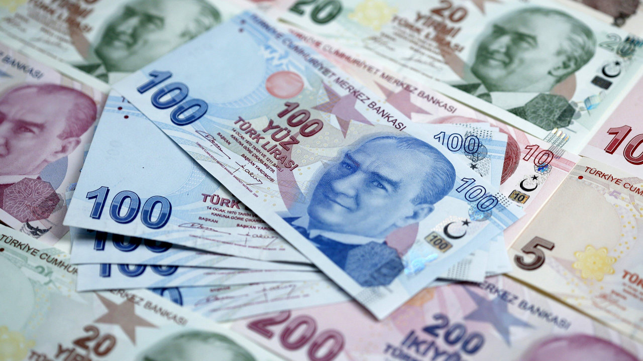 Tureck centrln banka zvila zkladn rokovou sazbu o 7,50 procentnho bodu na 25 procent.