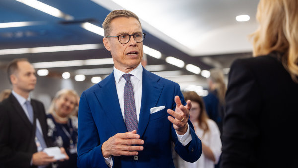 Důvěra a mezinárodní řád: Jak přerozdělit moc ve světě, aby zase fungoval aspoň podle nějakých pravidel