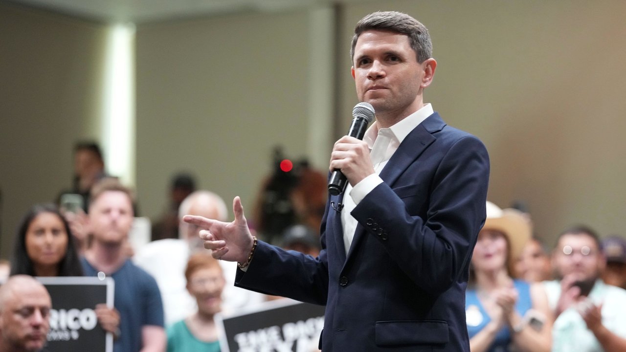 Eagle Pass Texas USA, 13. �ervence 2026: James Talarico, demokratick�...