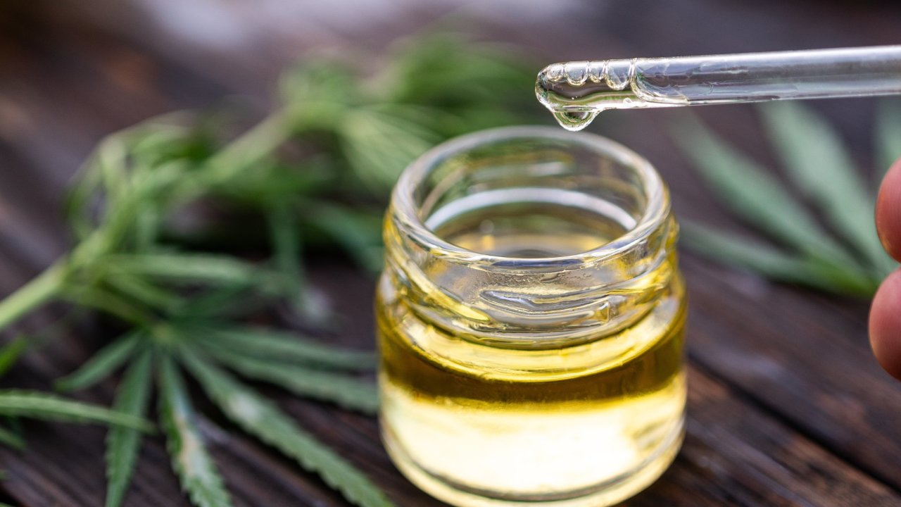 Ekonom, konop�, CBD