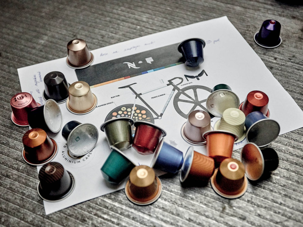 Hotové kolo se bude pyšnit 25 barvami reprezentujícími jednotlivé druhy kávy Nespresso.