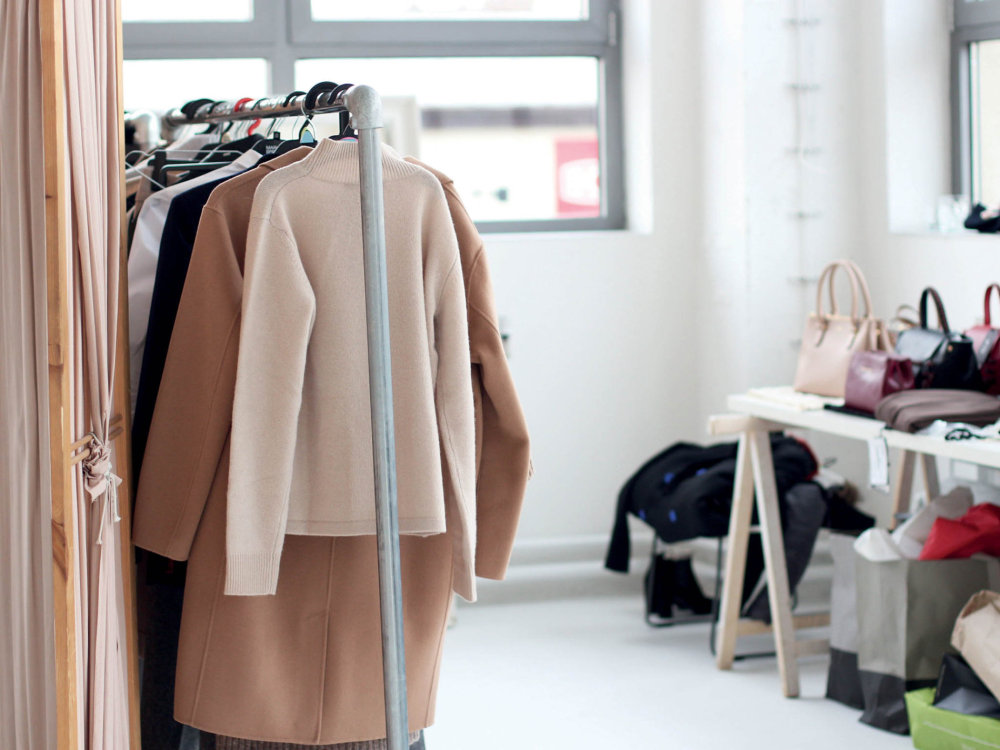 S Lindou jsme prožili jeden den v ateliéru Cash Only v pražské Libni, kde fotila novou kampaň pro společnost Premium Fashion Brands.