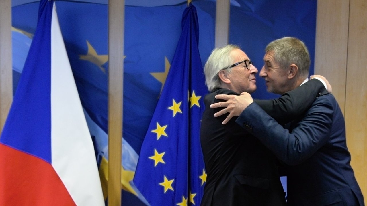 Evropská komise provìøí i Babišovu roli v koncernu. Èeský premiér se v pátek v Bruselu setkal s šéfem komise Jeanem-Claudem Junckerem.