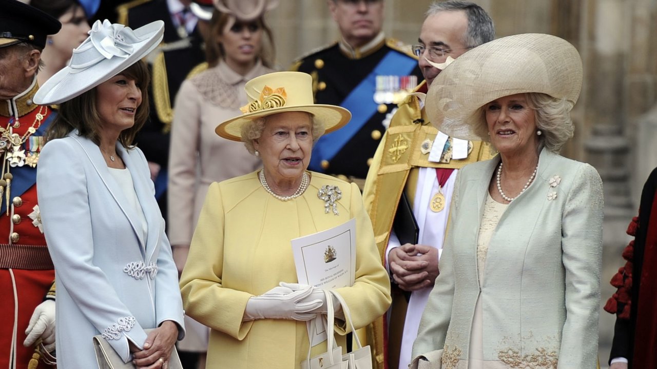 Caroline Middletonov, krlovna Albta II a Camilla po obadu ped Westminsterskm opatstvm.