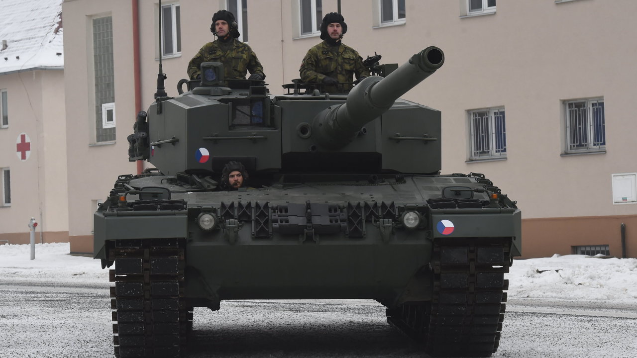 Armda 21. prosince 2022 v Pslavicch na Olomoucku pevzala prvn z tank Leopard, kter esku za vojenskou pomoc Ukrajin vnovalo Nmecko.