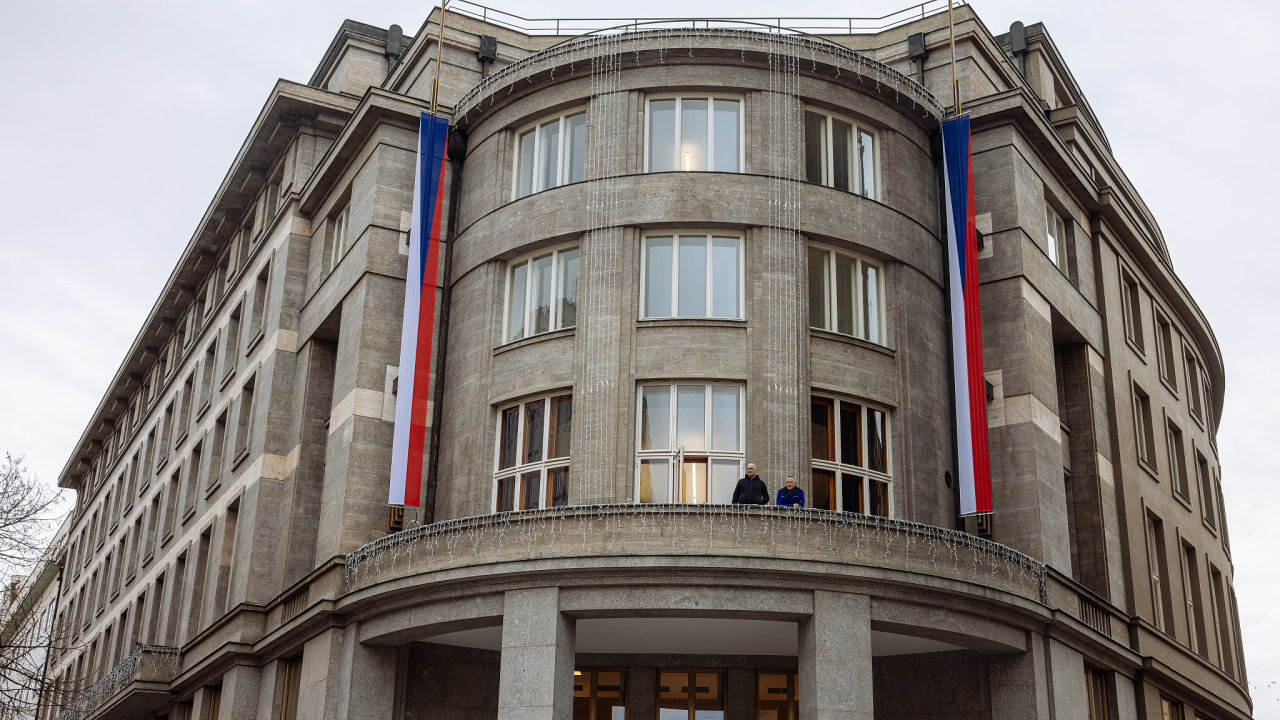 Komer�n� banka (KB) - Na P��kop� 33