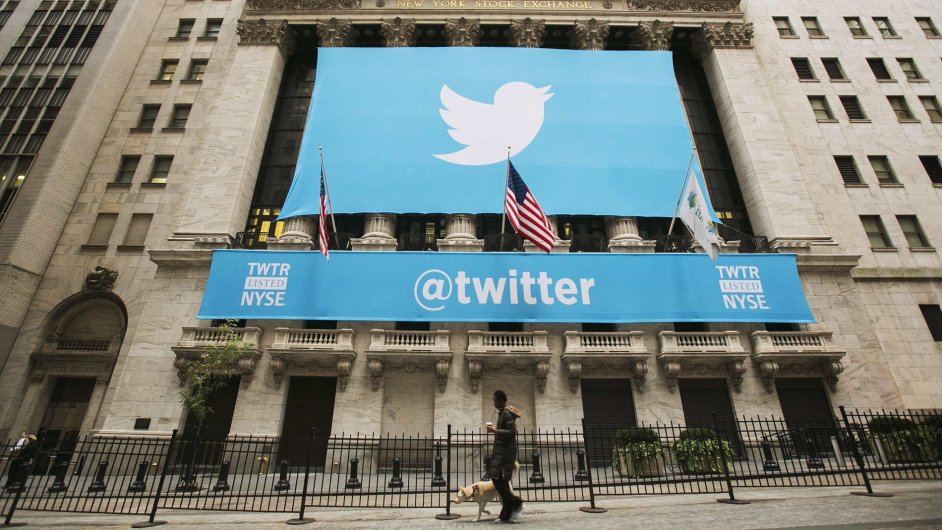 Akcie Twitteru po oznmen slabho vhledu na dal kvartl strm propadly - Ilustran foto.