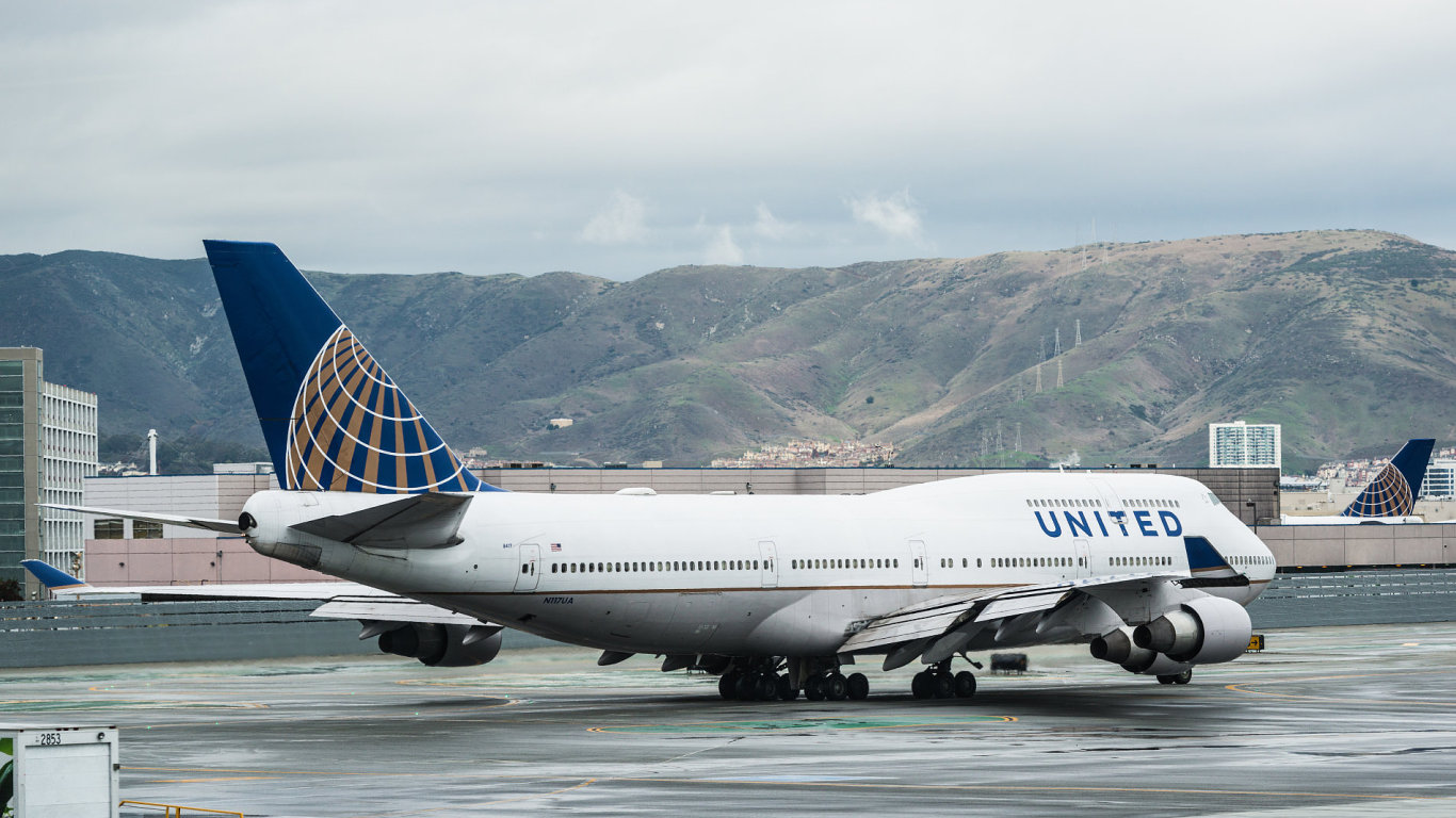 Boeing 747 spolenosti United Airlines