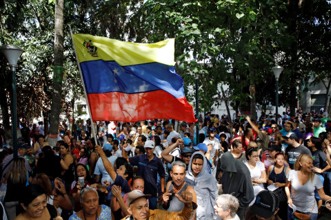 Plány venezuelské vlády odmítla v referendu drtivá většina voličů