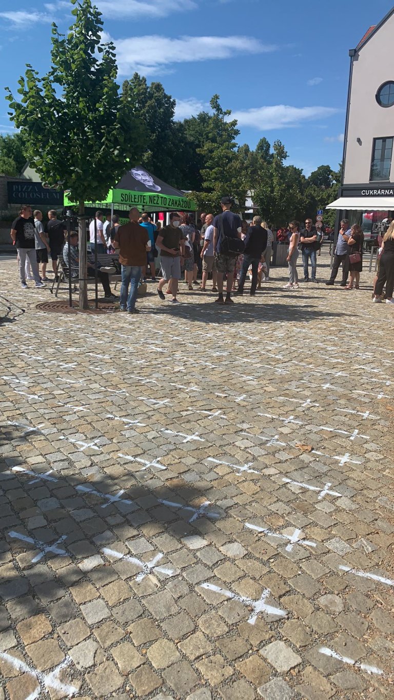 K�&iacute;�e v Pr�honic&iacute;ch, Milion chvilek, Andrej Babi&scaron;, covid, koronavirus