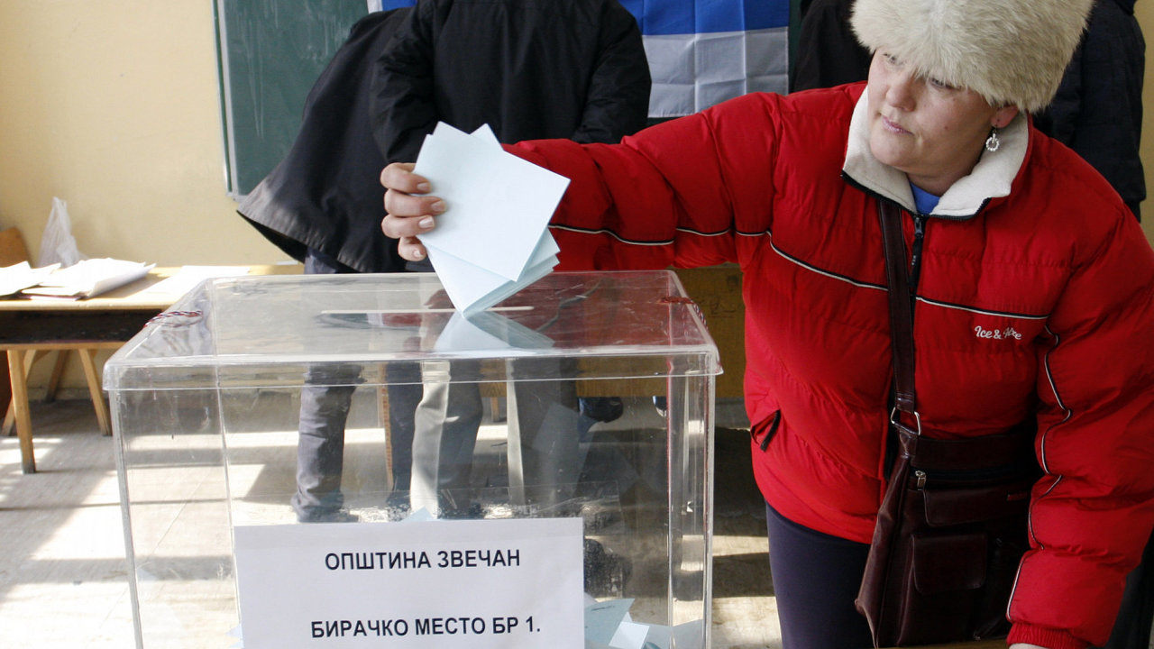 ena hlasuje v referendu v Kosov