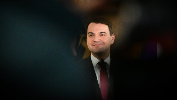 Kdyby jenom esemesky pro prezidenta. Vláda zatím Česku ve světě škodí, čeho si spojenci i Rusové všimnou nejvíc?