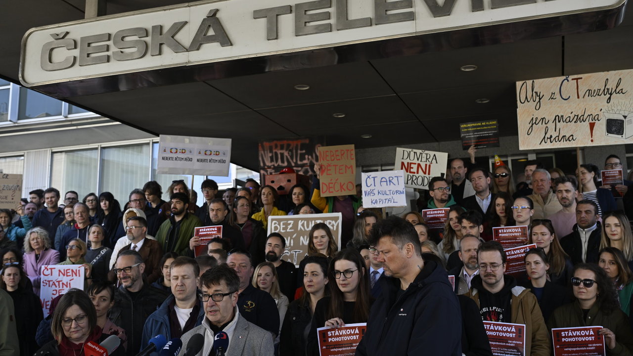 Briefing odbor� �esk� televize a iniciativy Ve�ejnopr�vn� k aktu�ln�mu d�n� v souvislosti s navrhovan�mi zm�nami financov�n� m�di� ve�ejn� slu�by.