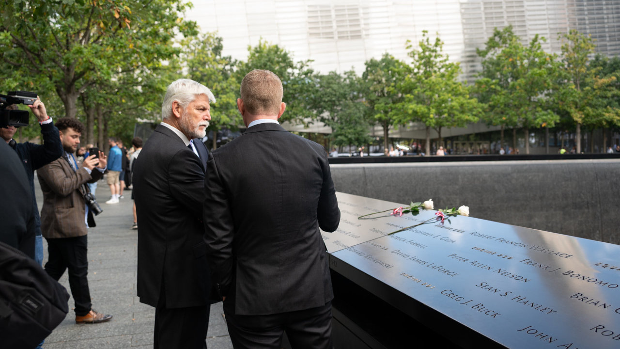 Prezident Petr Pavel zah�jil 21. z��� 2026 n�v�t�vu USA. V New Yorku uctil...