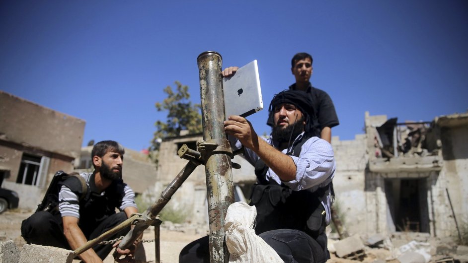 Bojovnci brigdy Svobodn syrsk armdy pouvaj iPad k zamen minometu