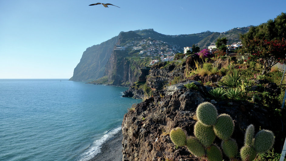 Msteko Camara de Lobos nedaleko Funchalu navtvil mimo jin i Winston Churchill.